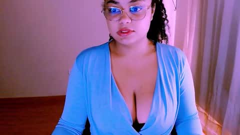 Snapshot of alejandra_conde chatting on 6, 11, 2025 Alejandra online show from 6, 11, 2025