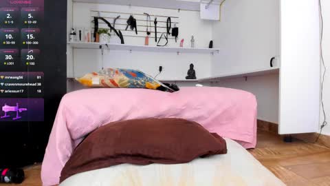 Alejandra online show from 9, 3, 2025
