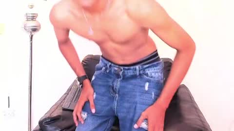 Snapshot of alejandro_williams chatting on 23, 5, 2026 Alejandro williams online show from 23, 5, 2026