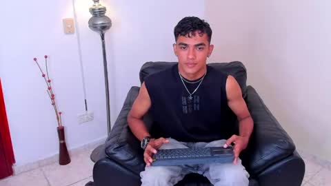 Snapshot of alejandro_williams chatting on 25, 5, 2026 Alejandro williams online show from 25, 5, 2026