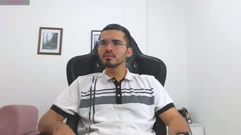 alejandroo_7 online show from 4, 12, 2025