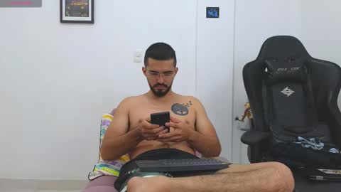 alejandroo_7 online show from 3, 2, 2026