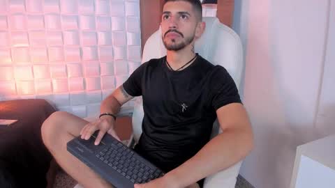 Alejo  online show from 26, 10, 2025