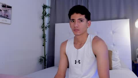 Snapshot of alejo_exotic chatting on 27, 5, 2026 alejo_exotic online show from 27, 5, 2026