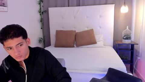 Snapshot of alejo_exotic chatting on 28, 5, 2026 alejo_exotic online show from 28, 5, 2026