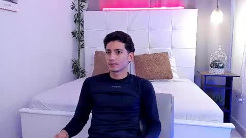 Snapshot of alejo_exotic chatting on 18, 6, 2026 alejo_exotic online show from 18, 6, 2026