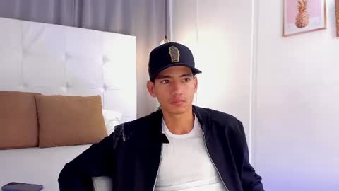 Snapshot of alejo_exotic chatting on 24, 6, 2026 alejo_exotic online show from 24, 6, 2026