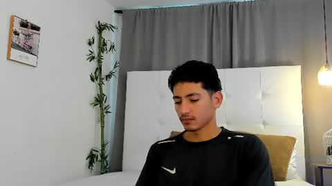 Snapshot of alejo_exotic chatting on 23, 7, 2026 alejo_exotic online show from 23, 7, 2026