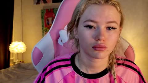 Snapshot of aleksalore chatting on 31, 12, 2024 Lexi online show from 31, 12, 2024