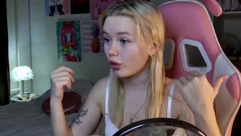 Snapshot of aleksalore chatting on 29, 1, 2025 Lexi online show from 29, 1, 2025