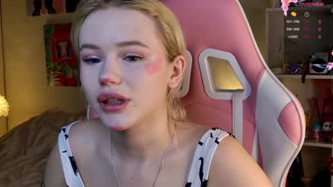 Snapshot of aleksalore chatting on 5, 2, 2025 Lexi online show from 5, 2, 2025