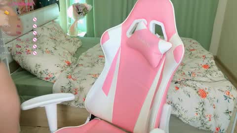 Snapshot of aleksalore chatting on 18, 10, 2025 Lexi online show from 18, 10, 2025