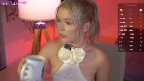 Snapshot of aleksalore chatting on 25, 10, 2025 Lexi online show from 25, 10, 2025