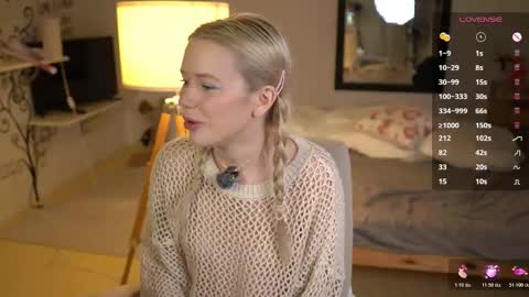 Snapshot of aleksalore chatting on 9, 11, 2025 Lexi online show from 9, 11, 2025