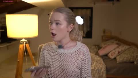 Snapshot of aleksalore chatting on 26, 11, 2025 Lexi online show from 26, 11, 2025