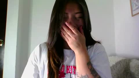 QUEEN OFF MILk  IM BACK  15 NOV online show from 15, 1, 2026