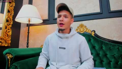 Alessandro King online show from 4, 3, 2025