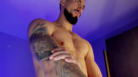 Snapshot of alessandro_dibellucci chatting on 26, 1, 2025 Kciqu3 Independent model online show from 26, 1, 2025