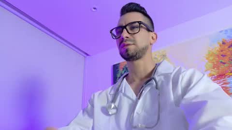 Snapshot of alessandro_dibellucci chatting on 9, 10, 2025 Kciqu3 Independent model online show from 9, 10, 2025