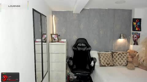 Yy  online show from 19, 9, 2025