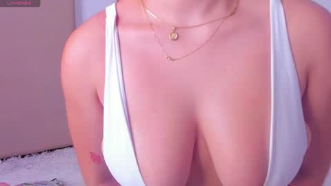 Snapshot of alesssia_moon chatting on 15, 7, 2026 Alessia Moon online show from 15, 7, 2026