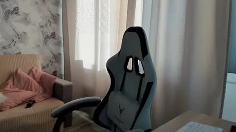 Aletta Oushen online show from 19, 10, 2025