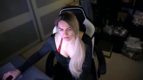 Leyla Leg online show from 6, 4, 2026