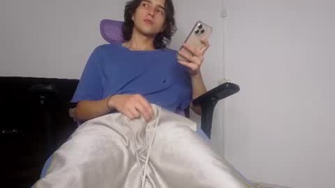 Snapshot of alex_connorr chatting on 15, 7, 2026 alex_connorr online show from 15, 7, 2026