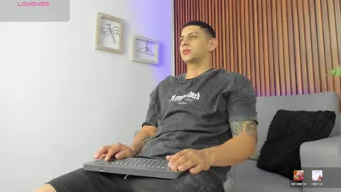 alex online show from 17, 4, 2026