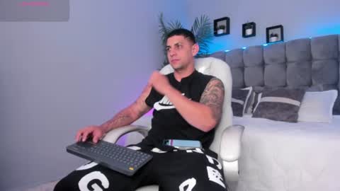 Snapshot of alex_cute77 chatting on 20, 7, 2026 alex online show from 20, 7, 2026
