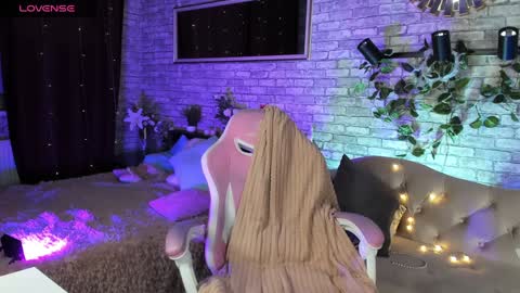 Snapshot of alex_howell chatting on 10, 1, 2025 alex_howell online show from 10, 1, 2025