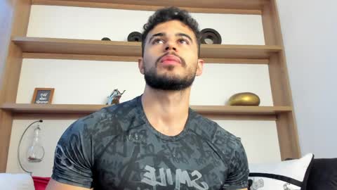 alex_wolf05 online show from 8, 4, 2026