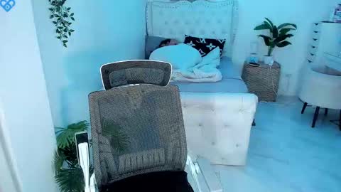 Snapshot of alexa_louise chatting on 5, 12, 2024 ALEXA - DONT FORGET TO FOLLOW AND RATE ME THUMBS UP online show from 5, 12, 2024