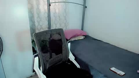 Snapshot of alexa_louise chatting on 6, 1, 2025 ALEXA - DONT FORGET TO FOLLOW AND RATE ME THUMBS UP online show from 6, 1, 2025