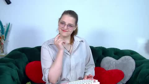 AlexaAvery online show from 23, 5, 2026