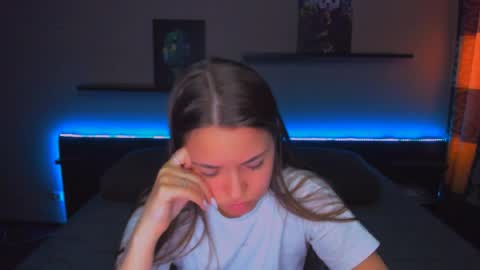 Snapshot of alexabarkley chatting on 28, 4, 2026 angel online show from 28, 4, 2026