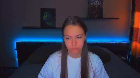 Snapshot of alexabarkley chatting on 8, 5, 2026 angel online show from 8, 5, 2026