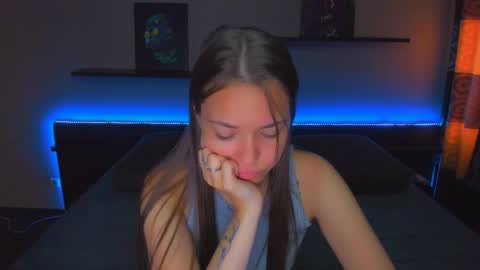 Snapshot of alexabarkley chatting on 13, 5, 2026 angel online show from 13, 5, 2026