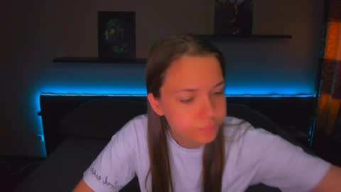 Snapshot of alexabarkley chatting on 19, 5, 2026 angel online show from 19, 5, 2026