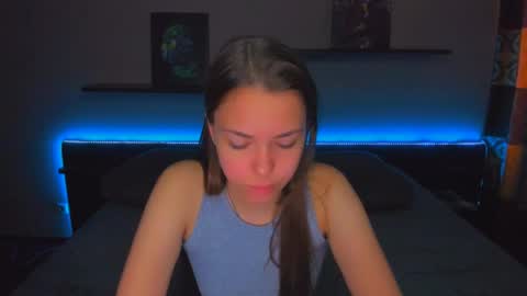 Snapshot of alexabarkley chatting on 28, 5, 2026 angel online show from 28, 5, 2026