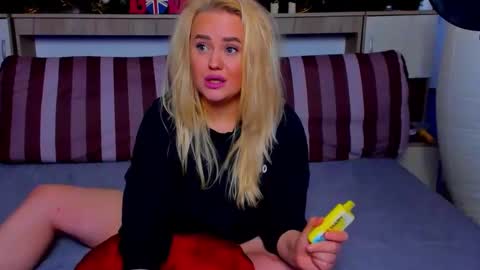 Snapshot of alexalavibes chatting on 21, 2, 2026 AlexaLaVibes online show from 21, 2, 2026