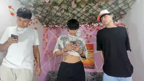 chicos hot online show from 19, 12, 2025