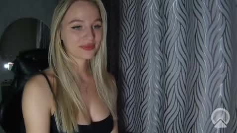 Snapshot of alexandmonika chatting on 21, 9, 2025 AlexAndMonika online show from 21, 9, 2025