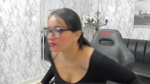 Alexandra Milff  online show from 18, 12, 2025