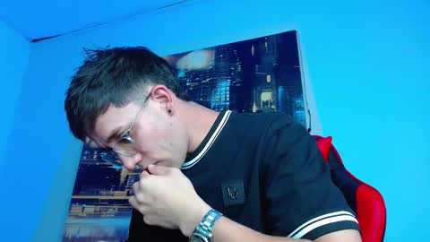 Snapshot of alexgiraldo__ chatting on 22, 3, 2026 alexgiraldo__ online show from 22, 3, 2026