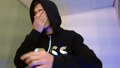 Snapshot of alexgiraldo__ chatting on 1, 4, 2026 alexgiraldo__ online show from 1, 4, 2026