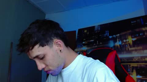 Snapshot of alexgiraldo__ chatting on 12, 4, 2026 alexgiraldo__ online show from 12, 4, 2026