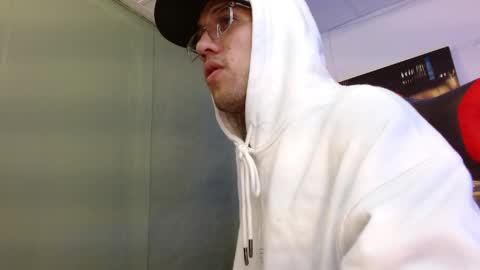 Snapshot of alexgiraldo__ chatting on 24, 5, 2026 alexgiraldo__ online show from 24, 5, 2026
