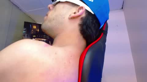Snapshot of alexgiraldo__ chatting on 27, 5, 2026 alexgiraldo__ online show from 27, 5, 2026