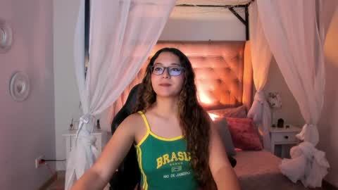 Snapshot of alexis_scott__ chatting on 26, 5, 2026 alexis_scott__ online show from 26, 5, 2026